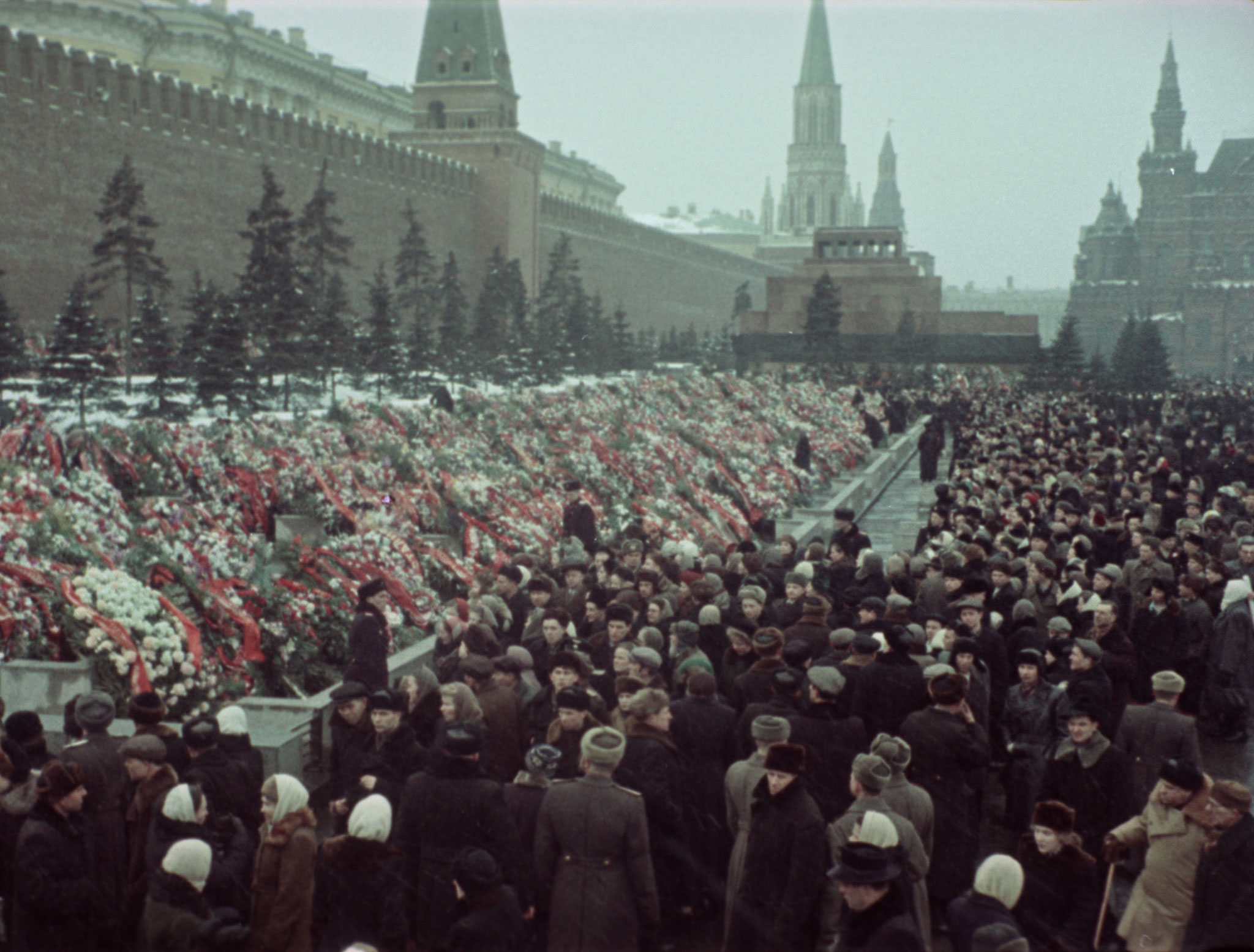 Время смерти сталина. Похороны Сталина 1953. Похороны Сталина Лозница. 1953 Москва похороны Сталина. Смерть Сталина 1953.